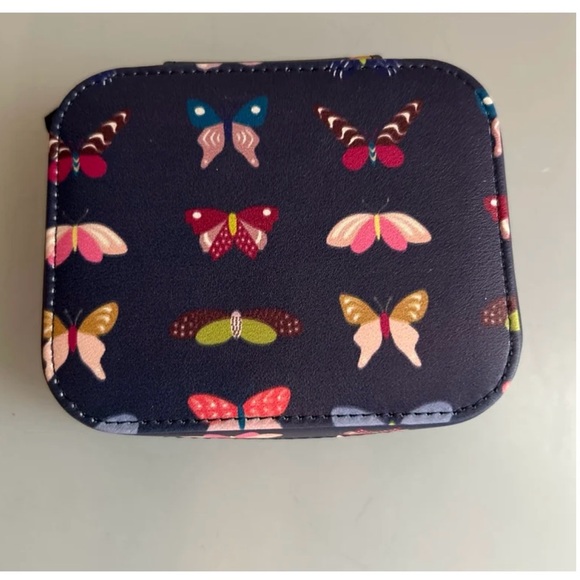 ANN TAYLOR JEWELRY CASE - Picture 2 of 4